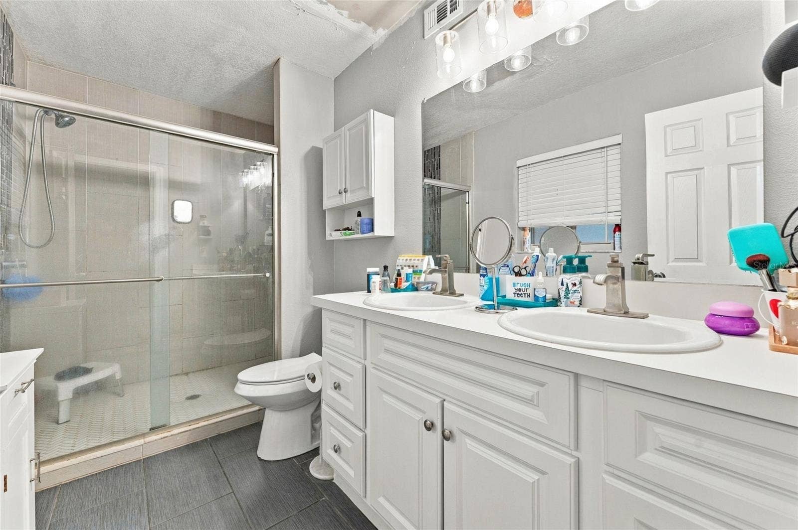 En-suite bathroom