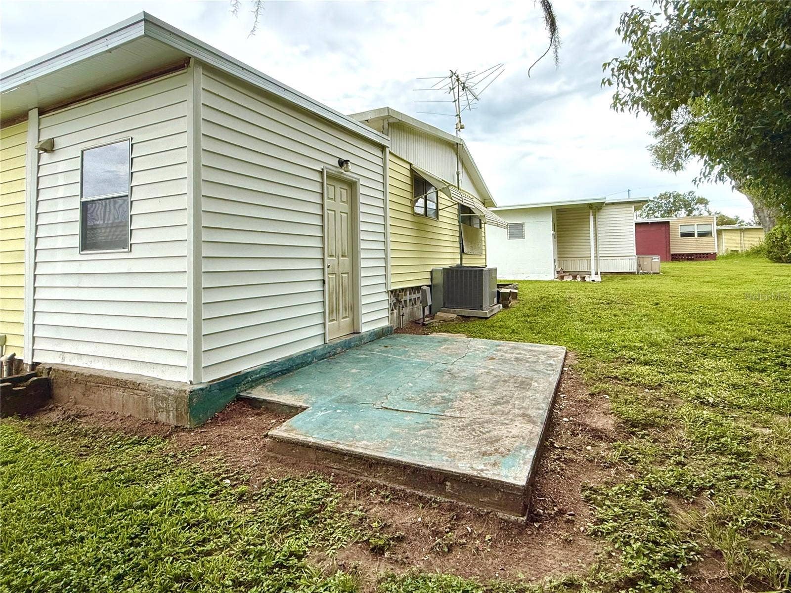 6035 RIDGEWOOD DRIVE, Zephyrhills, FL 33542 Exterior Rear