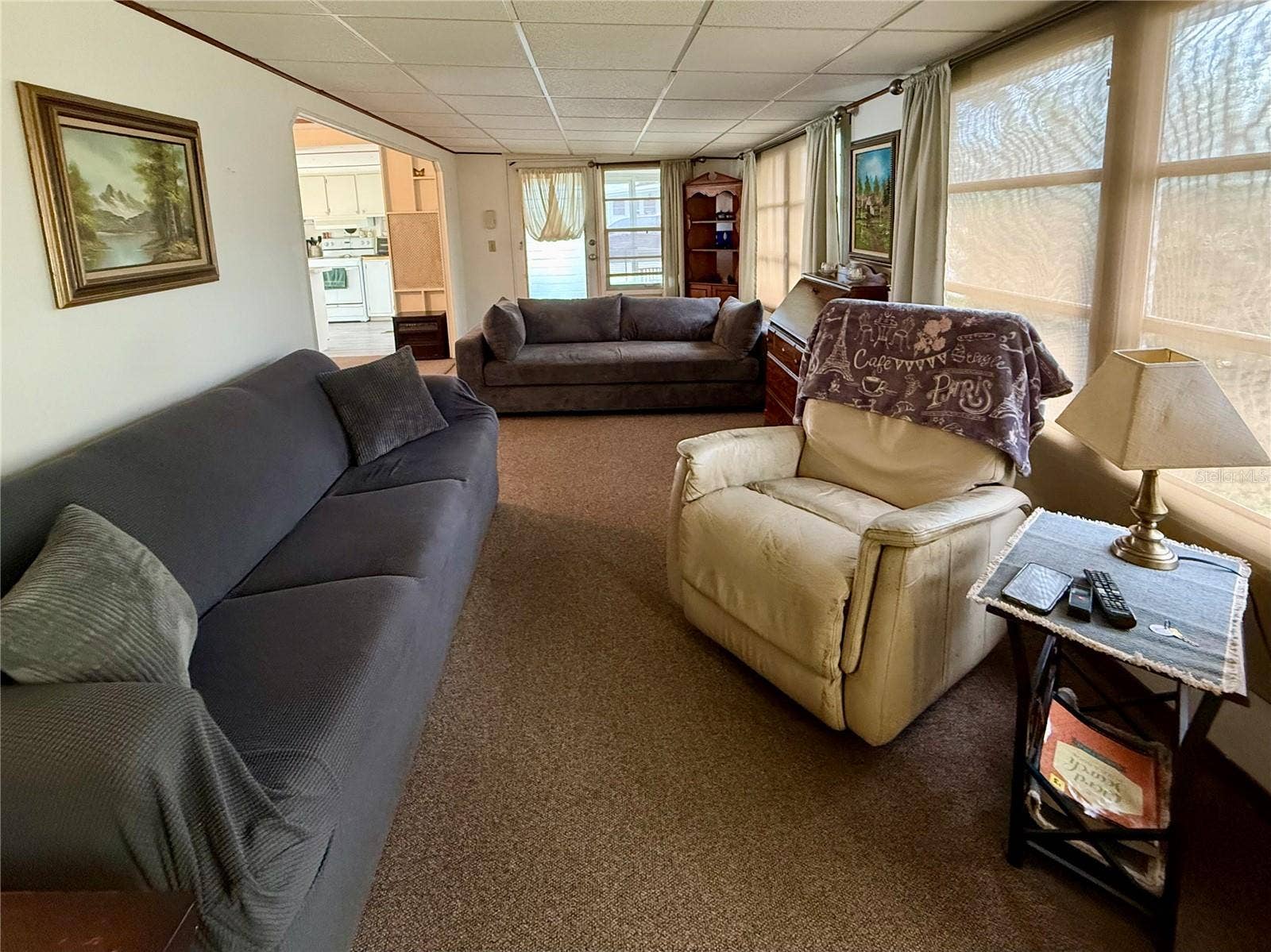 6035 RIDGEWOOD DRIVE, Zephyrhills, FL 33542 Living Room