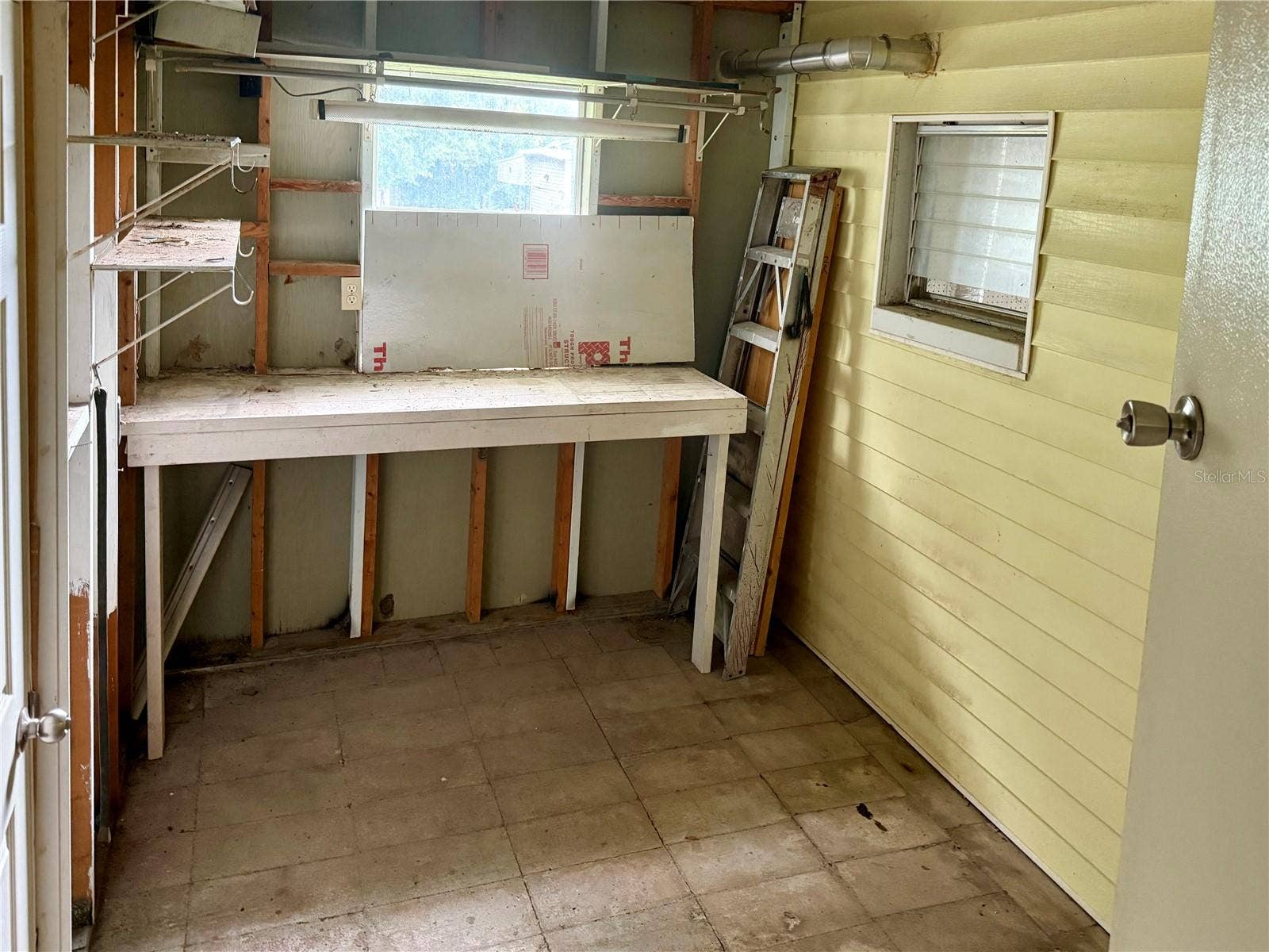 6035 RIDGEWOOD DRIVE, Zephyrhills, FL 33542 Storage
