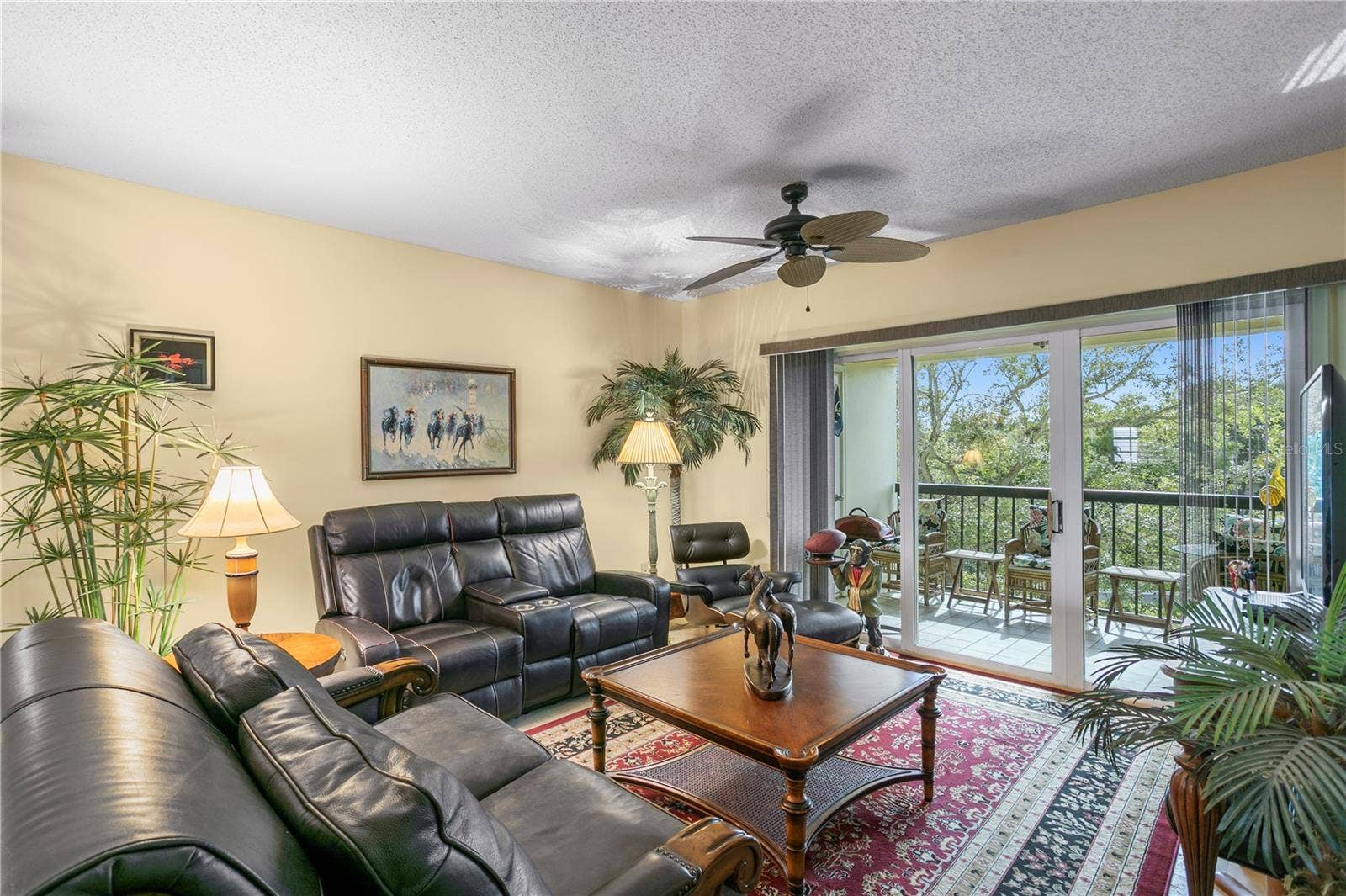 1000 S HARBOUR ISLAND BOULEVARD, #2306, Tampa, FL 33602 A warm and welcoming living room, perfect for relaxing or gathering with loved ones