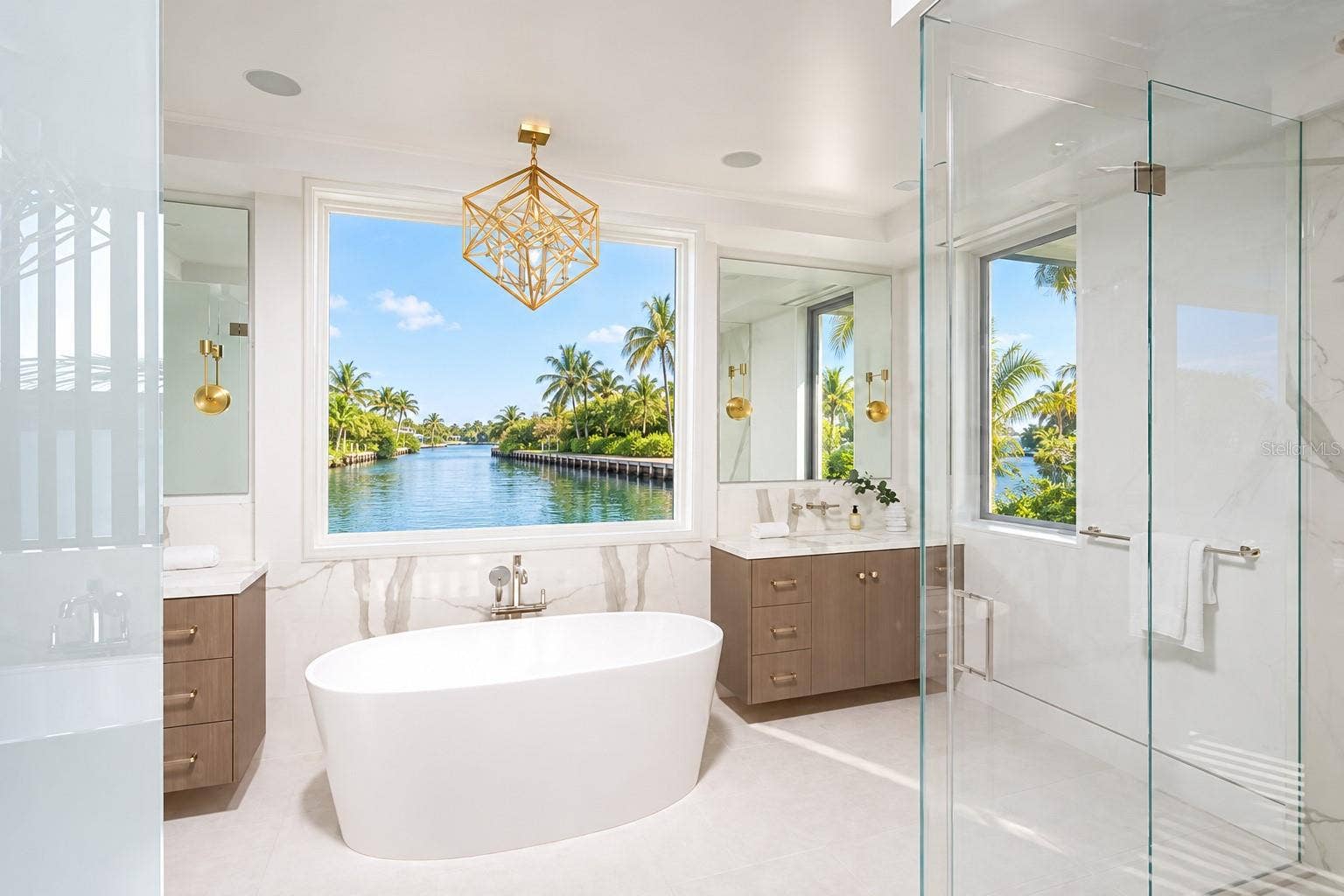 540A MAST DRIVE, Bradenton, FL 34208 Pictures are examples only, final design and finishes may vary based on buyer preferences