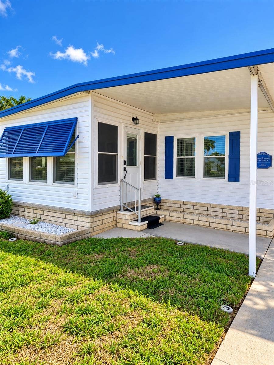Property photo for 39820 US HIGHWAY 19 N, #160, Tarpon Springs, FL