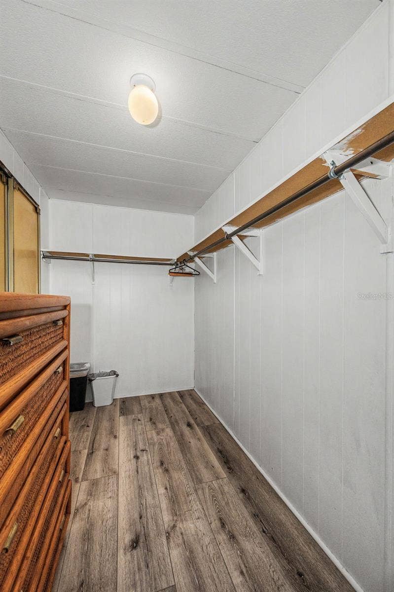 39820 US HIGHWAY 19 N, #160, Tarpon Springs, FL 34689 Huge Primary Walk-in Closet (11'3"x5'4")