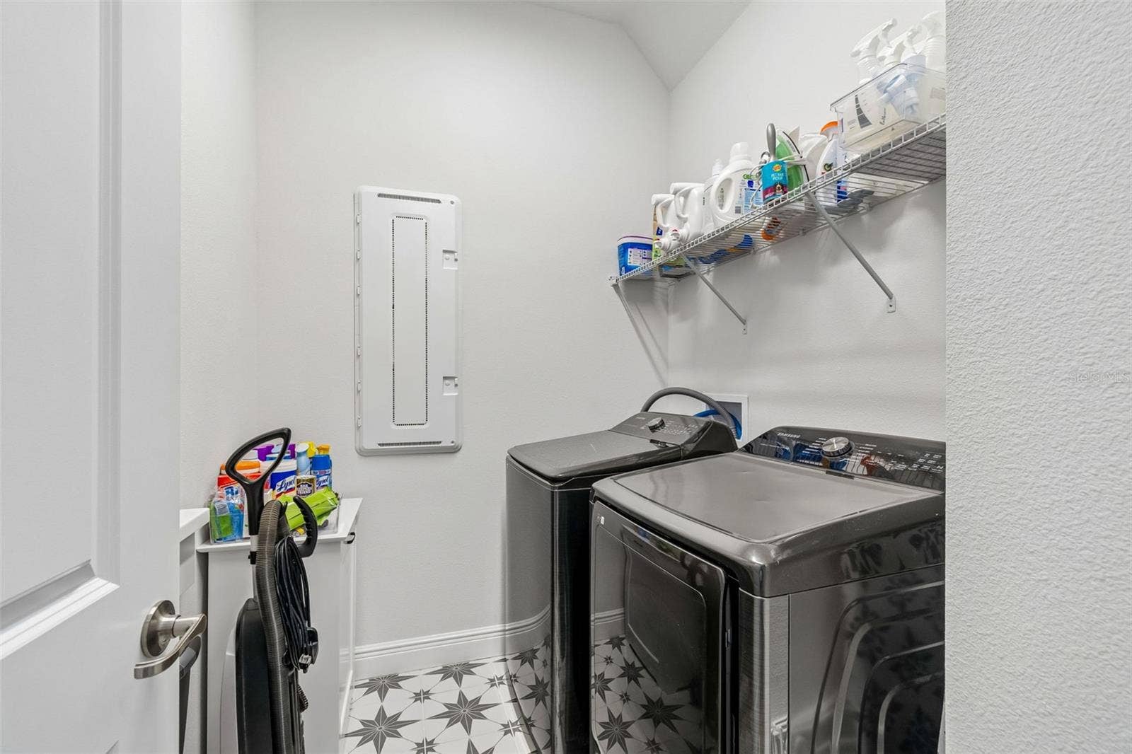6107 NIKKI LANE LANE, Odessa, FL 33556 Laundry Room