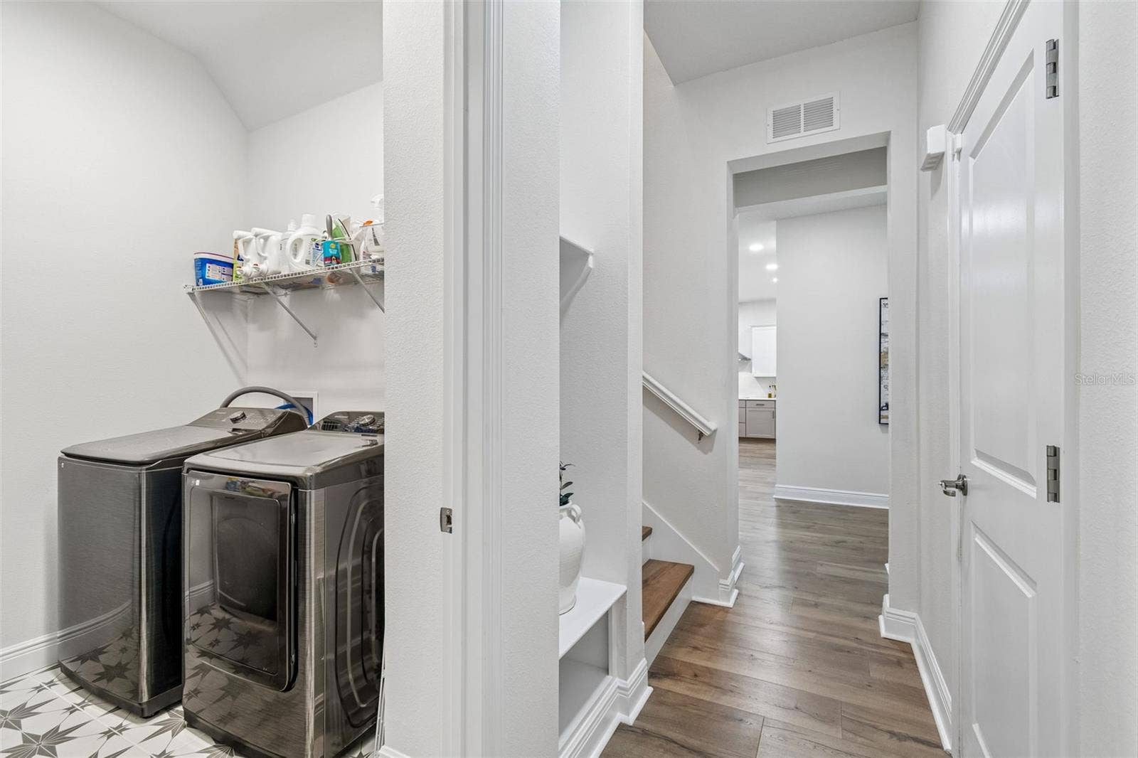 6107 NIKKI LANE LANE, Odessa, FL 33556 Laundry Room