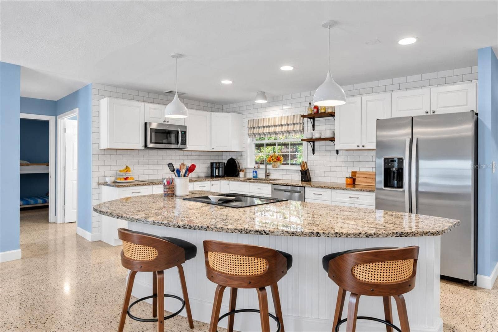 5701 6TH WAY S, St Petersburg, FL 33705 Breakfast bar for entertaining and everyday comfort.