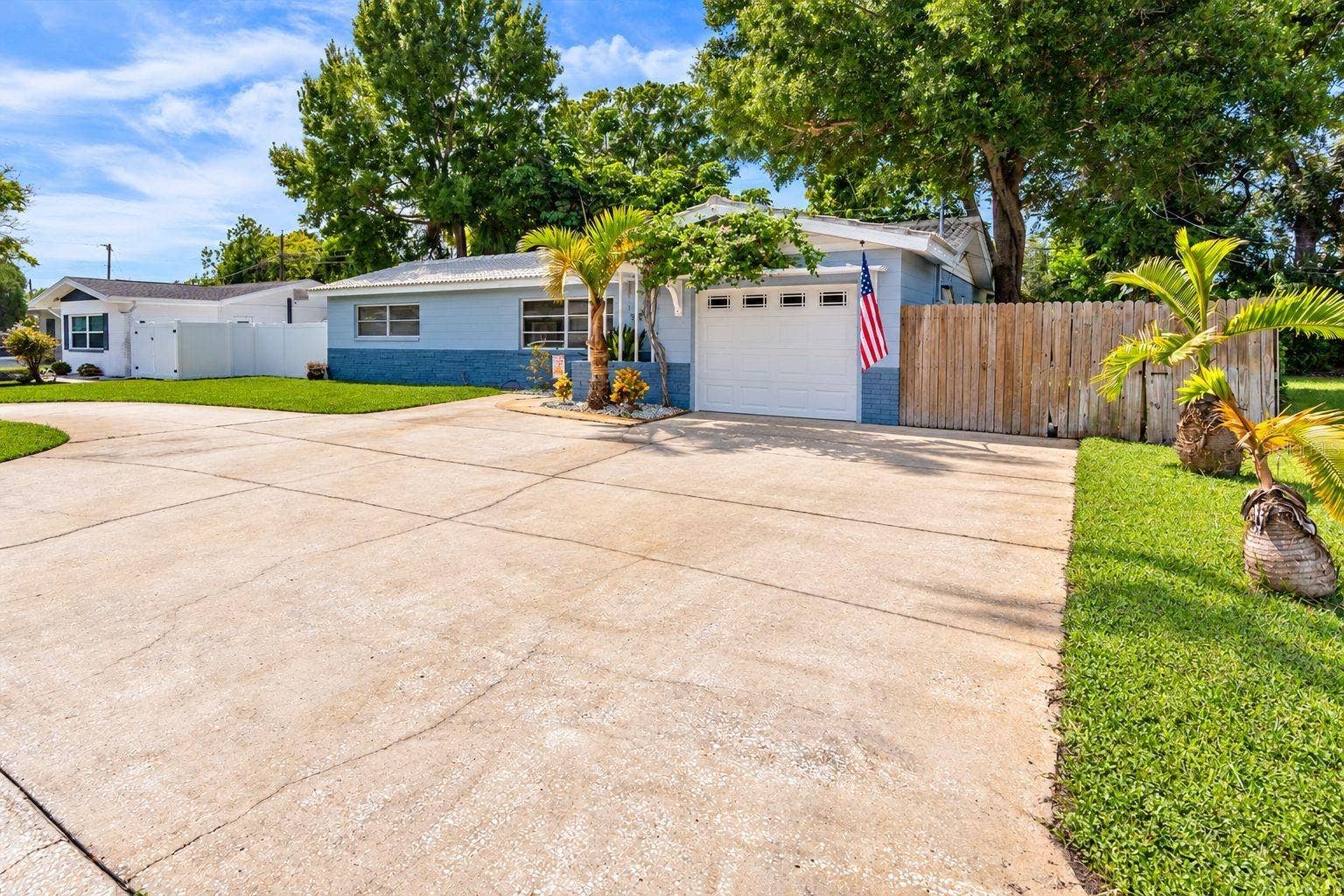 5701 6TH WAY S, St Petersburg, FL 33705 5701 6TH WAY S, St Petersburg, FL 33705