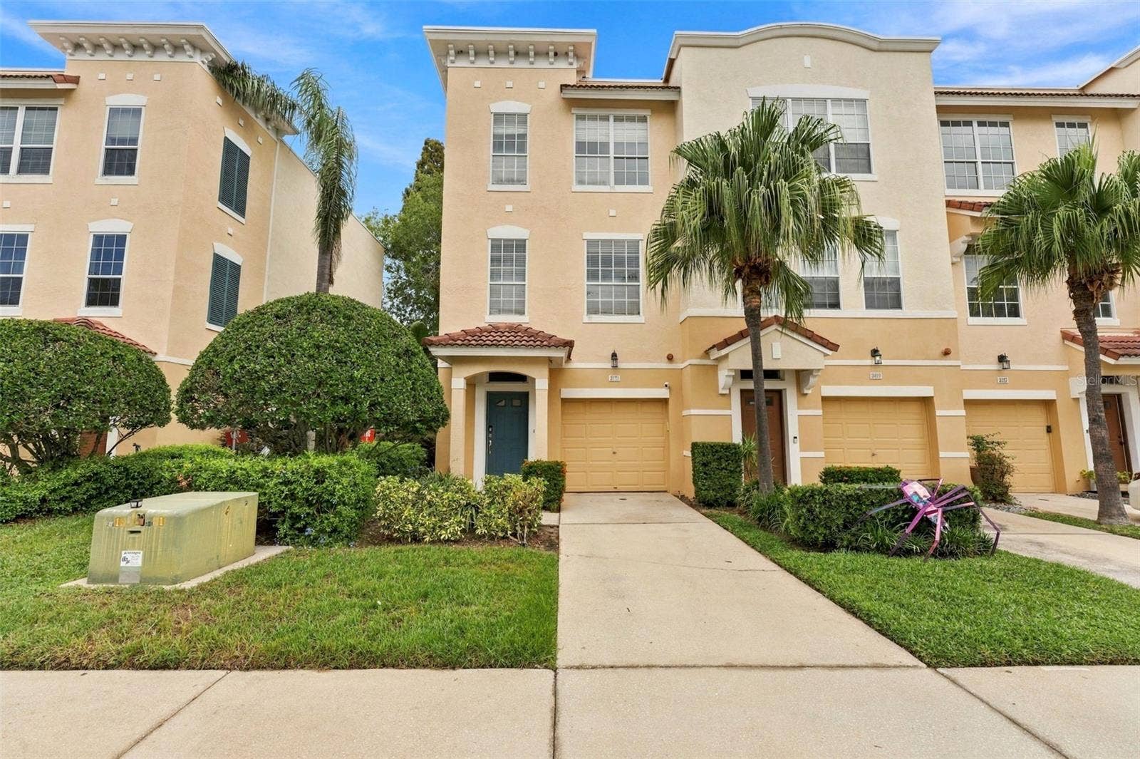 3121 BAYSHORE OAKS DRIVE, Tampa, FL 33611 Front of the property