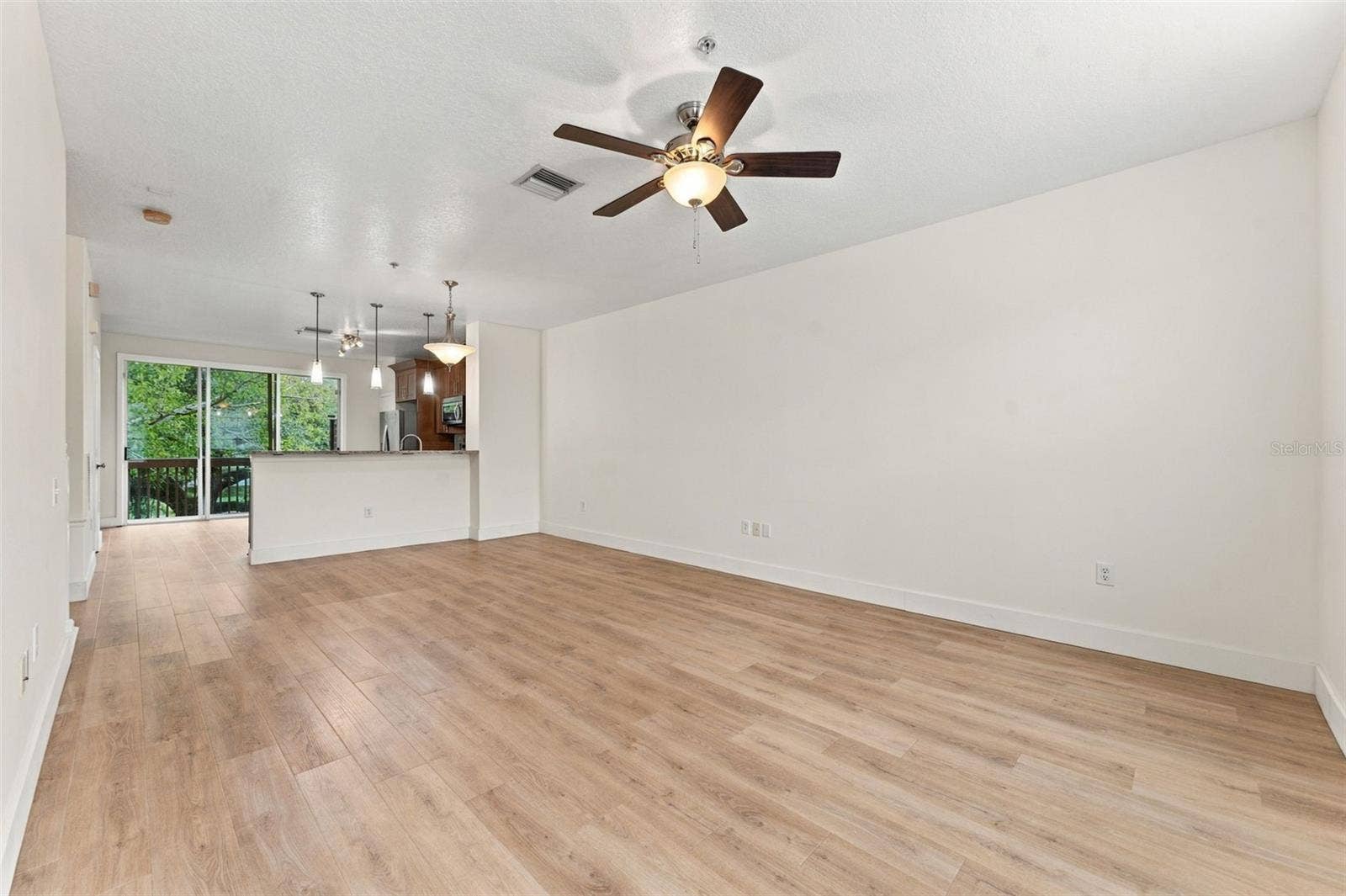 3121 BAYSHORE OAKS DRIVE, Tampa, FL 33611 Second floor living room / dining room