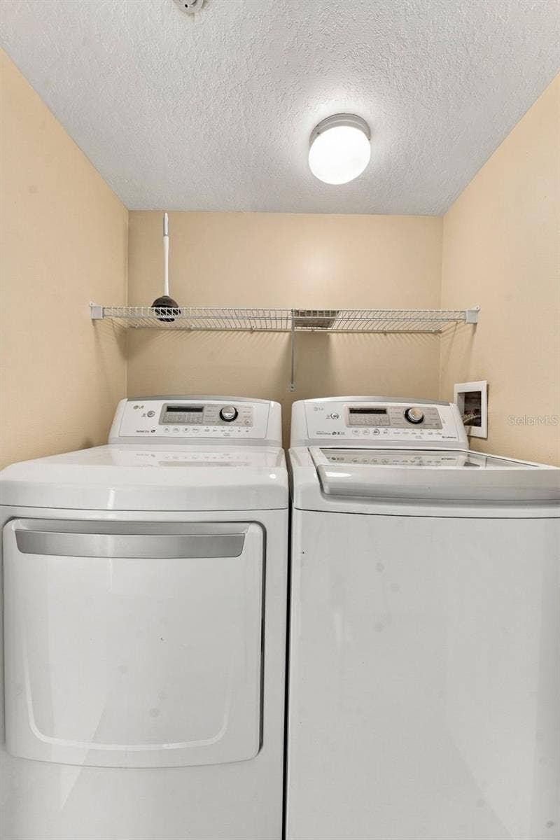3121 BAYSHORE OAKS DRIVE, Tampa, FL 33611 Third floor laundry closet