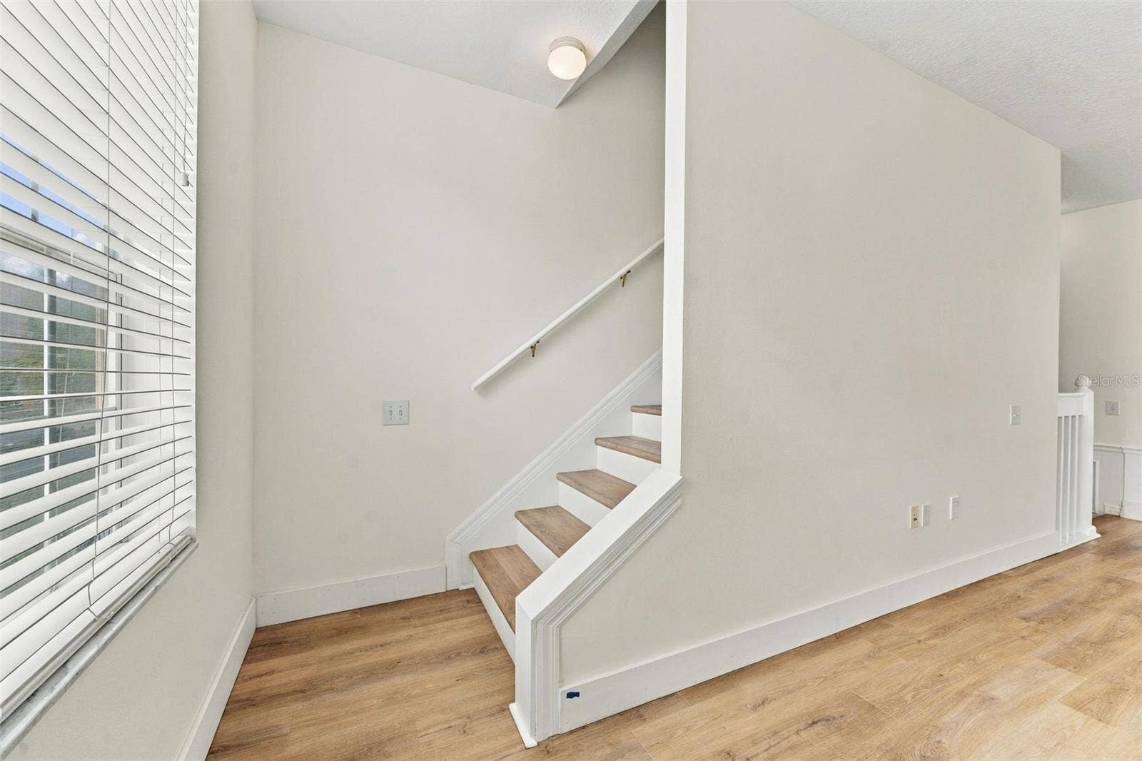 3121 BAYSHORE OAKS DRIVE, Tampa, FL 33611 Stairs to third floor