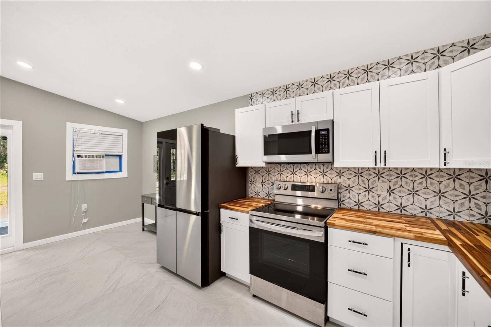 5686 E HIGHWAY 316, Citra, FL 32113 5686 E HIGHWAY 316, Citra, FL 32113