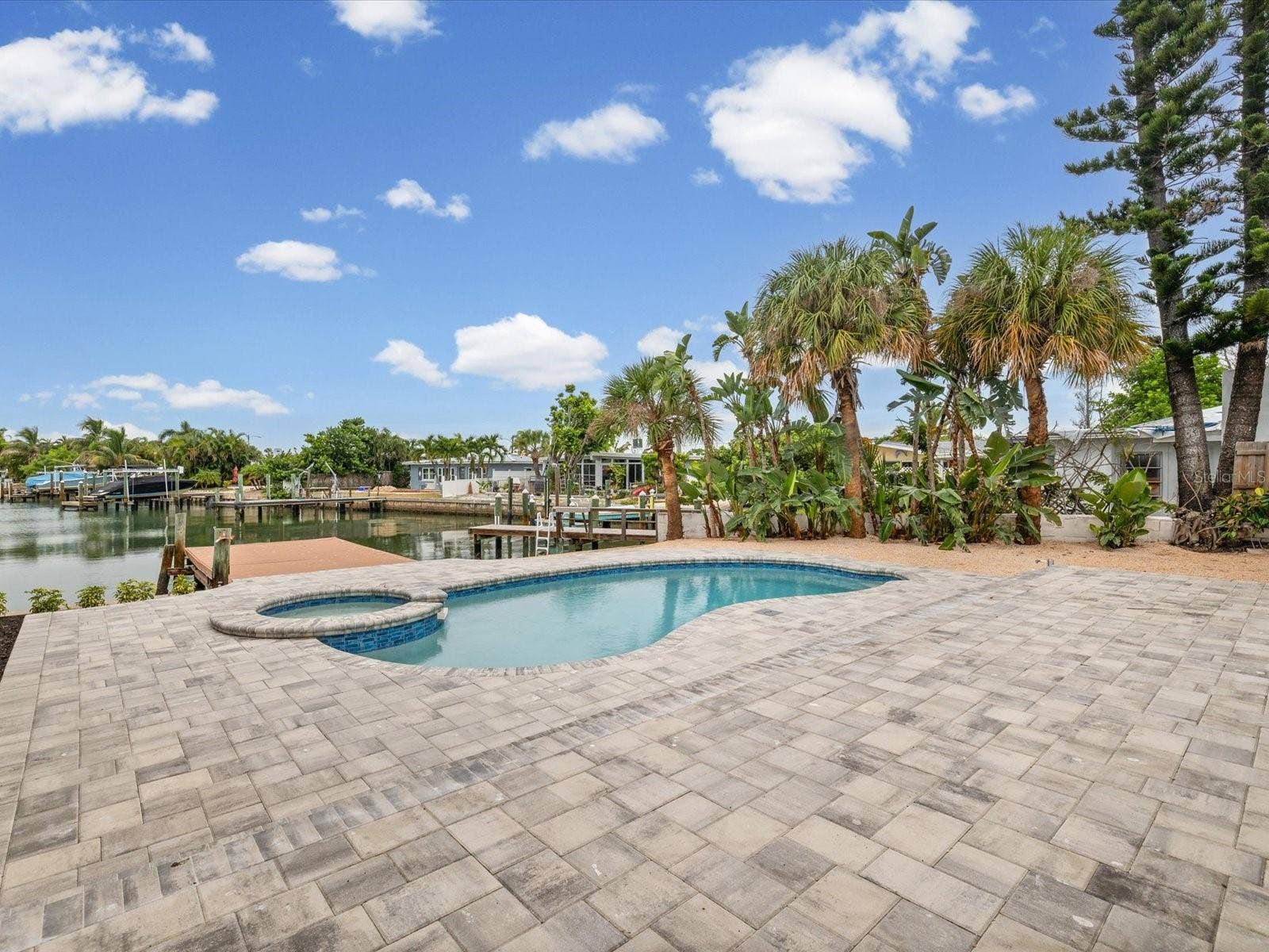 529 80TH AVENUE, St Pete Beach, FL 33706
