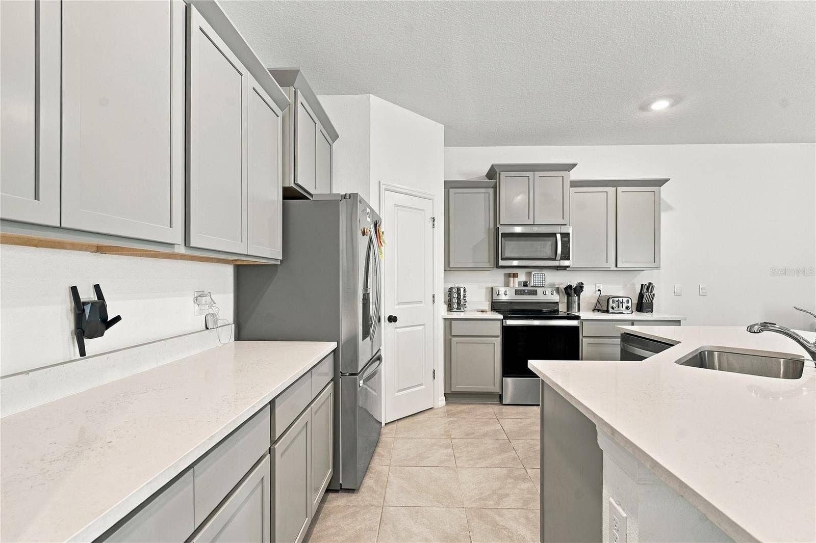 8514 BOLD CYPRESS LANE, Wesley Chapel, FL 33545