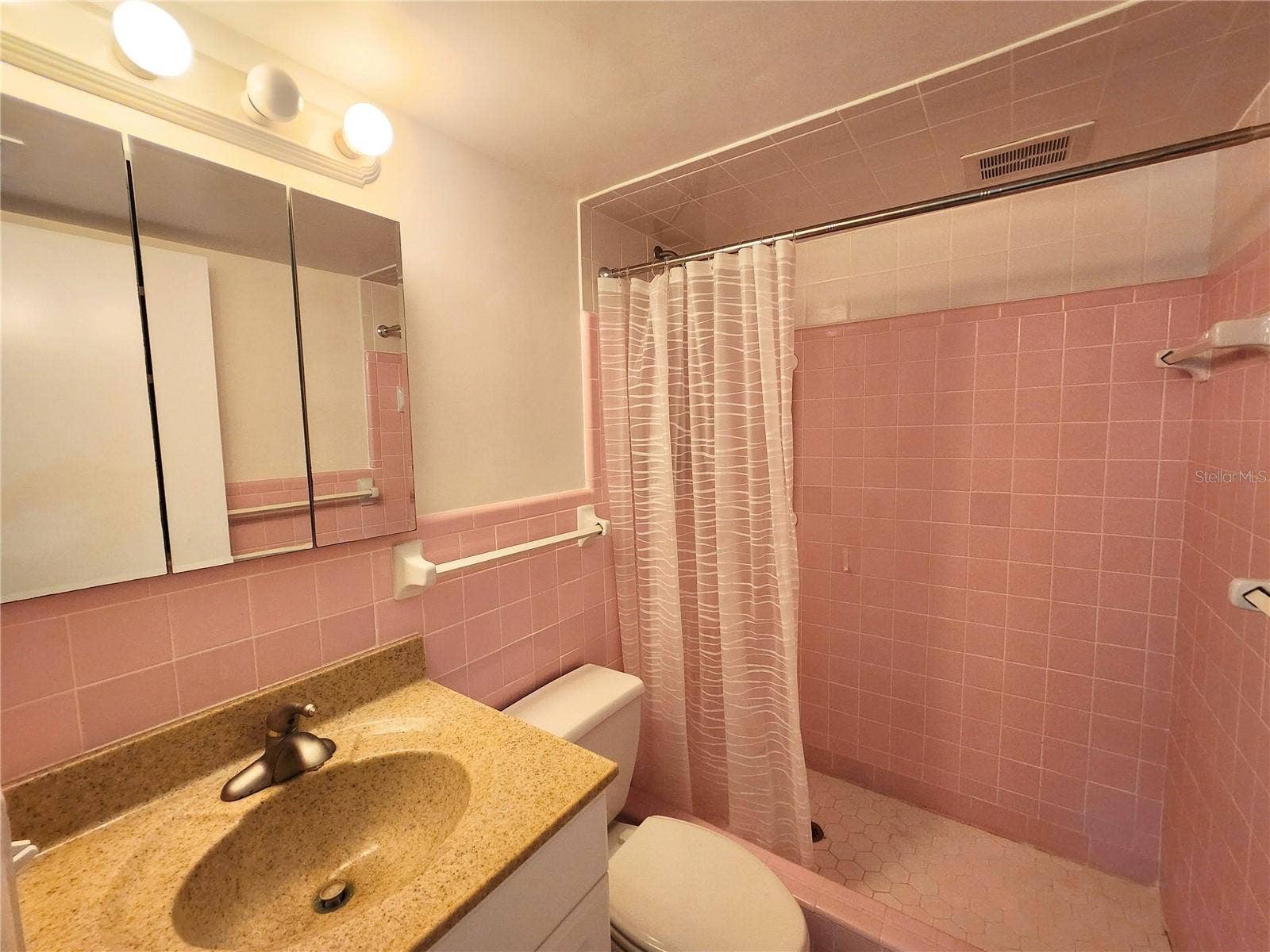 11201 80TH AVENUE, #201, Seminole, FL 33772 Shower