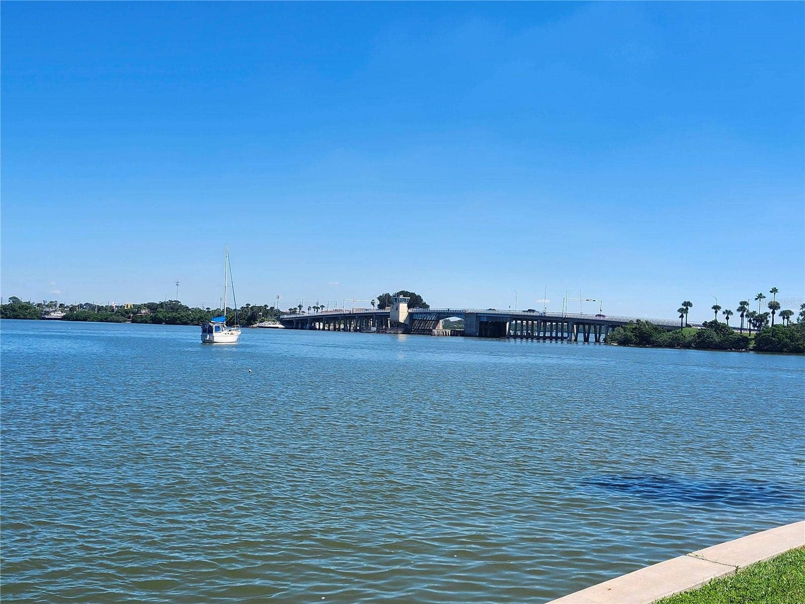 11201 80TH AVENUE, #201, Seminole, FL 33772 Bridge to Madeira Beach only 3 miles away