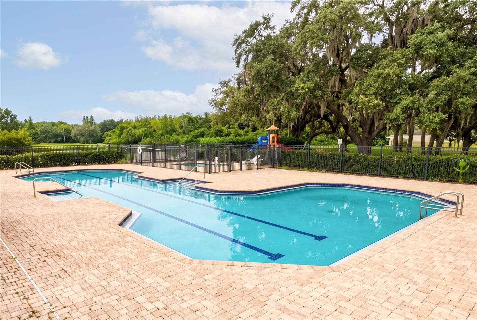 Coomunity Pool