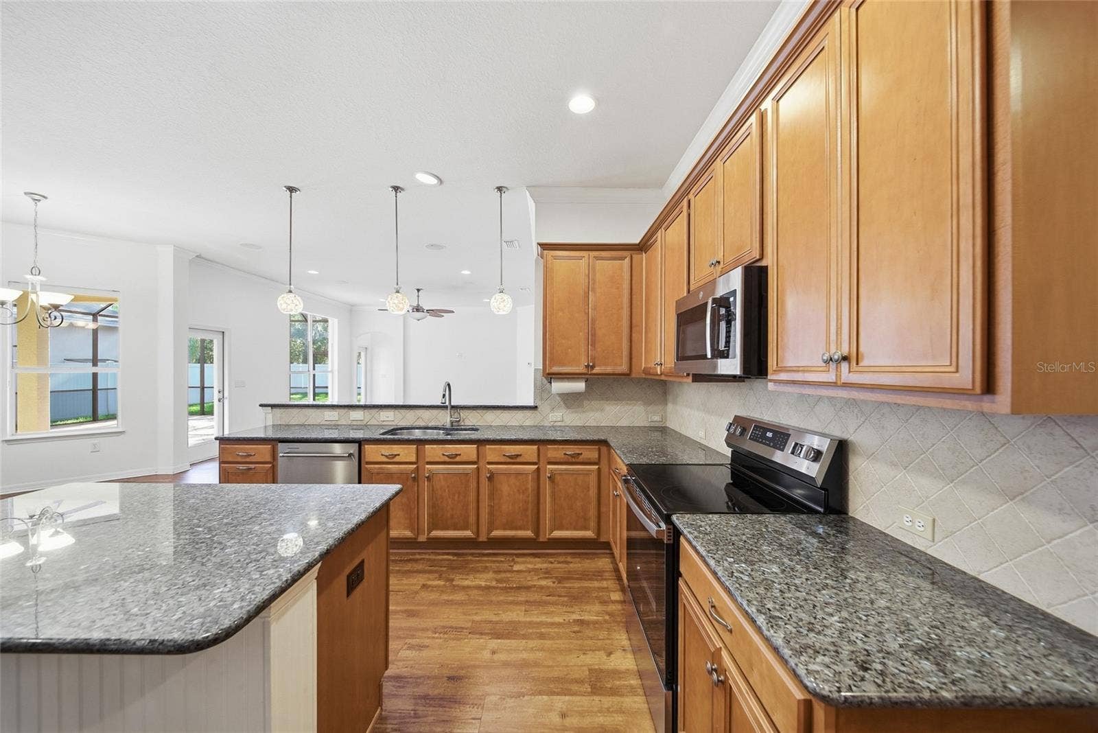7137 DERWENT GLEN CIRCLE, Land O Lakes, FL 34637 7137 DERWENT GLEN CIRCLE, Land O Lakes, FL 34637