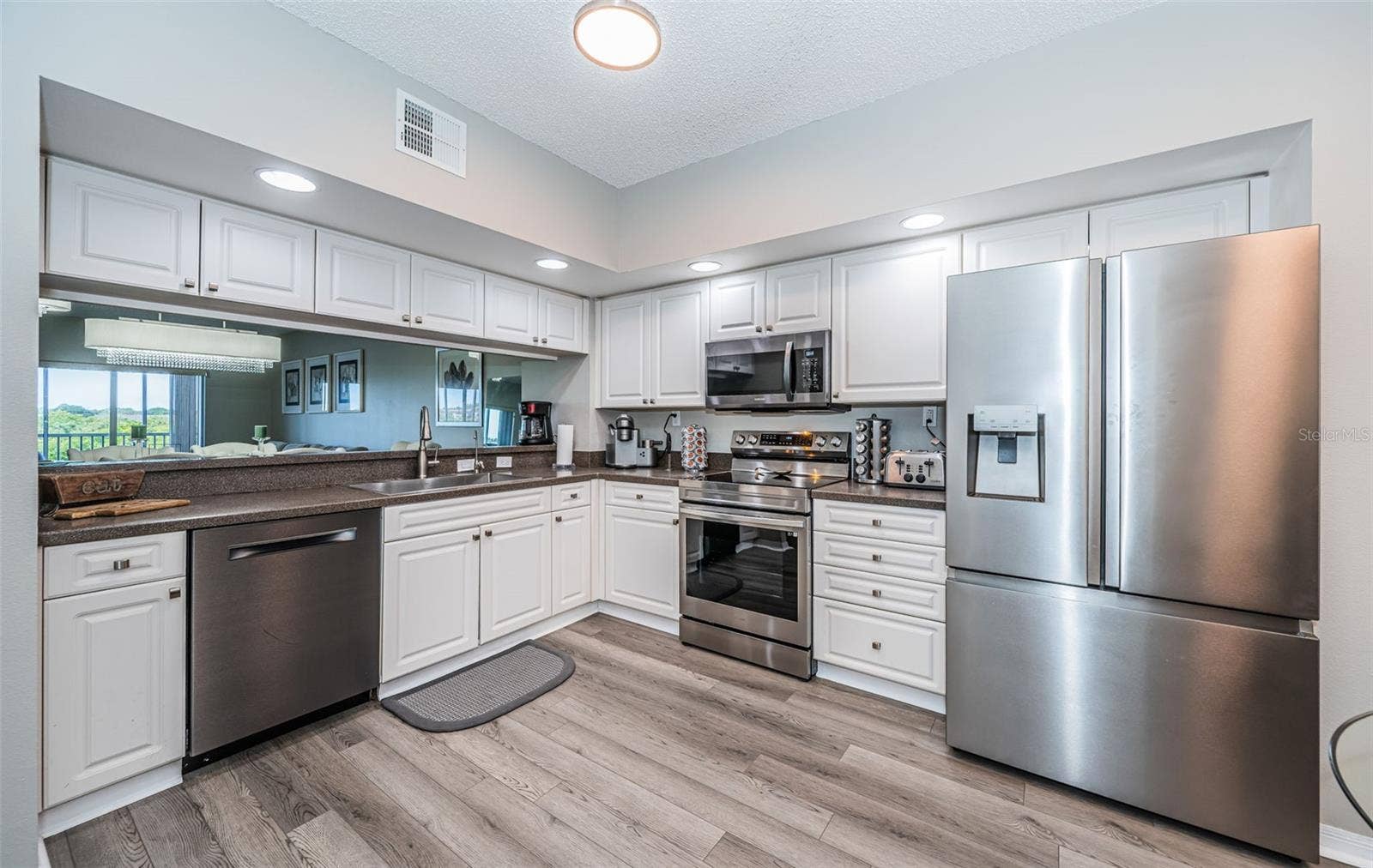6450 SHORELINE DRIVE, #9203, Seminole, FL 33708 6450 SHORELINE DRIVE, #9203, Seminole, FL 33708