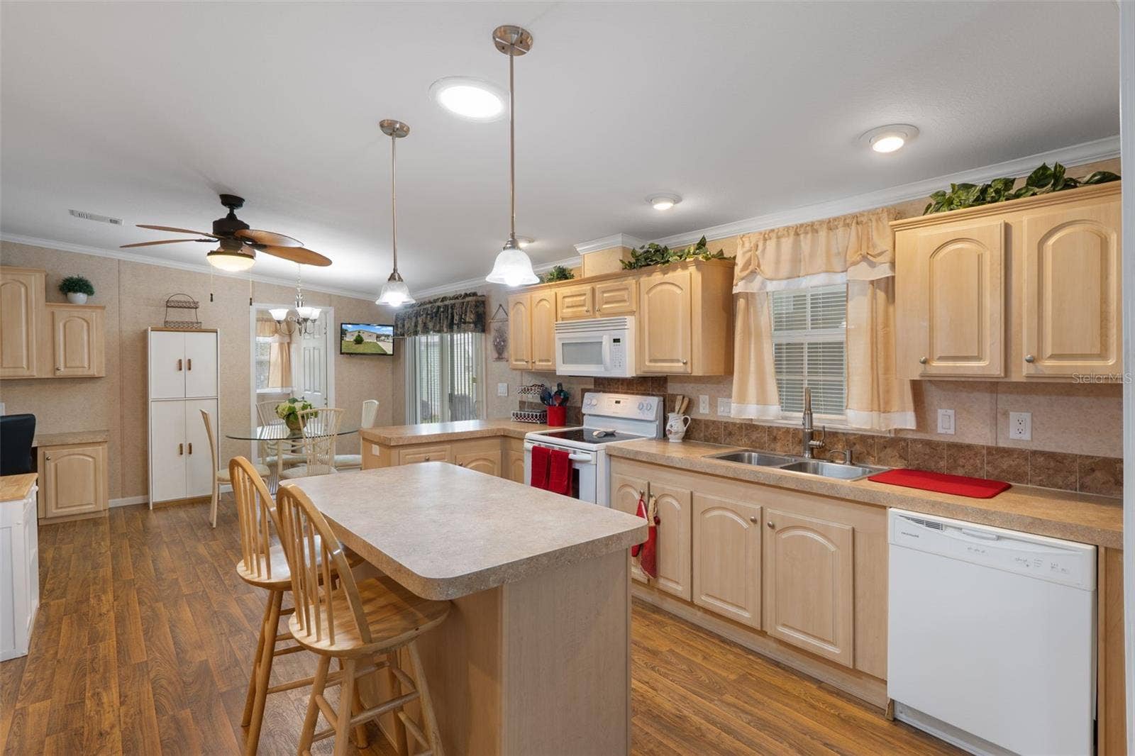 7526 FAIRLANE AVENUE, Brooksville, FL 34613