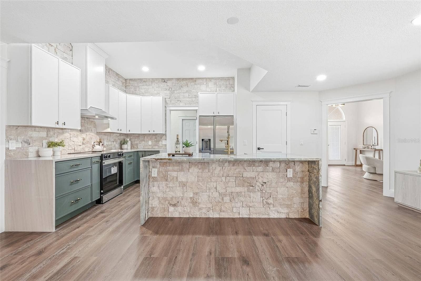 2602 S MILLER ROAD, Valrico, FL 33596