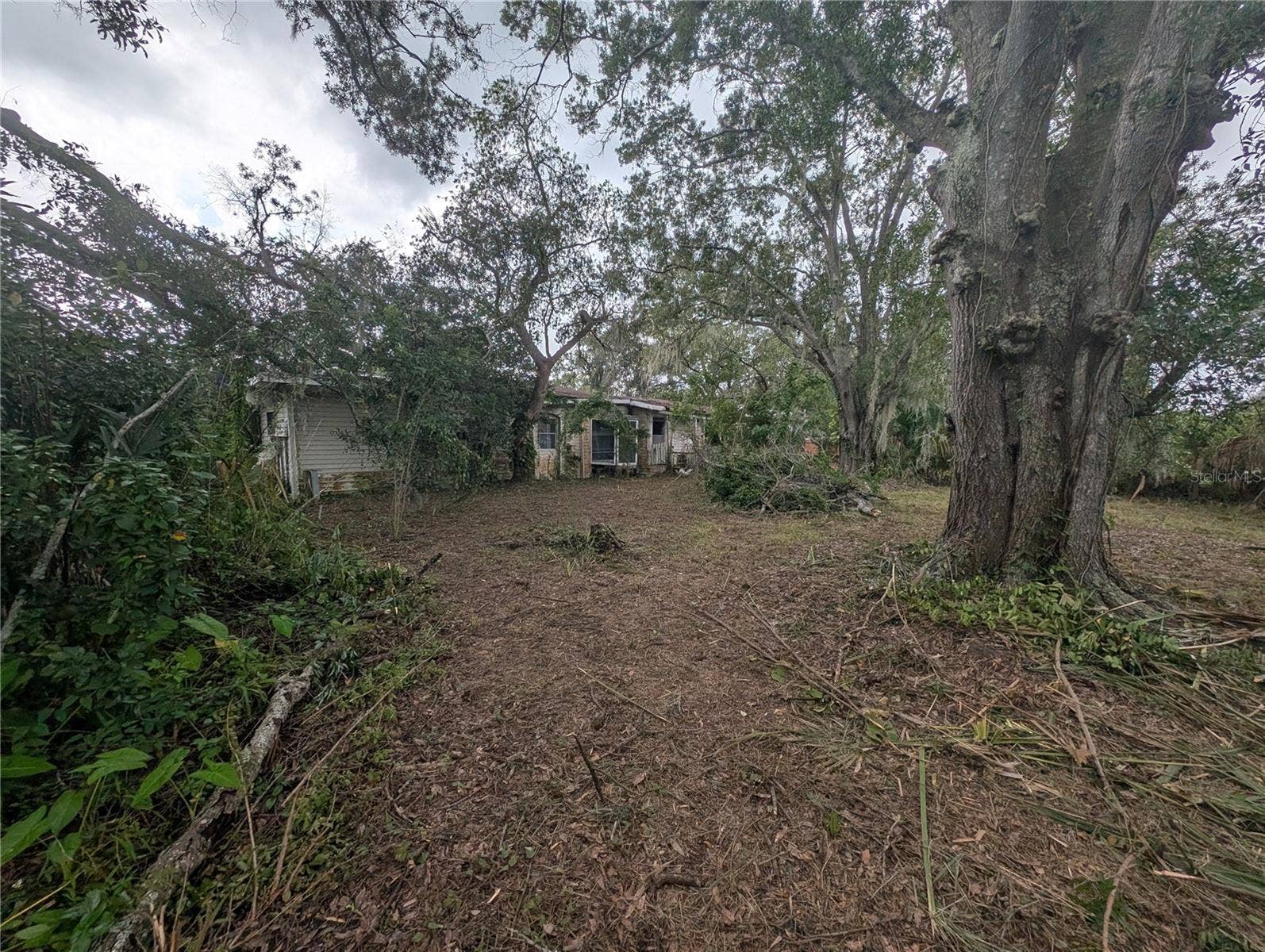 12111 GLENSHIRE DRIVE, Riverview, FL 33579 12111 GLENSHIRE DRIVE, Riverview, FL 33579