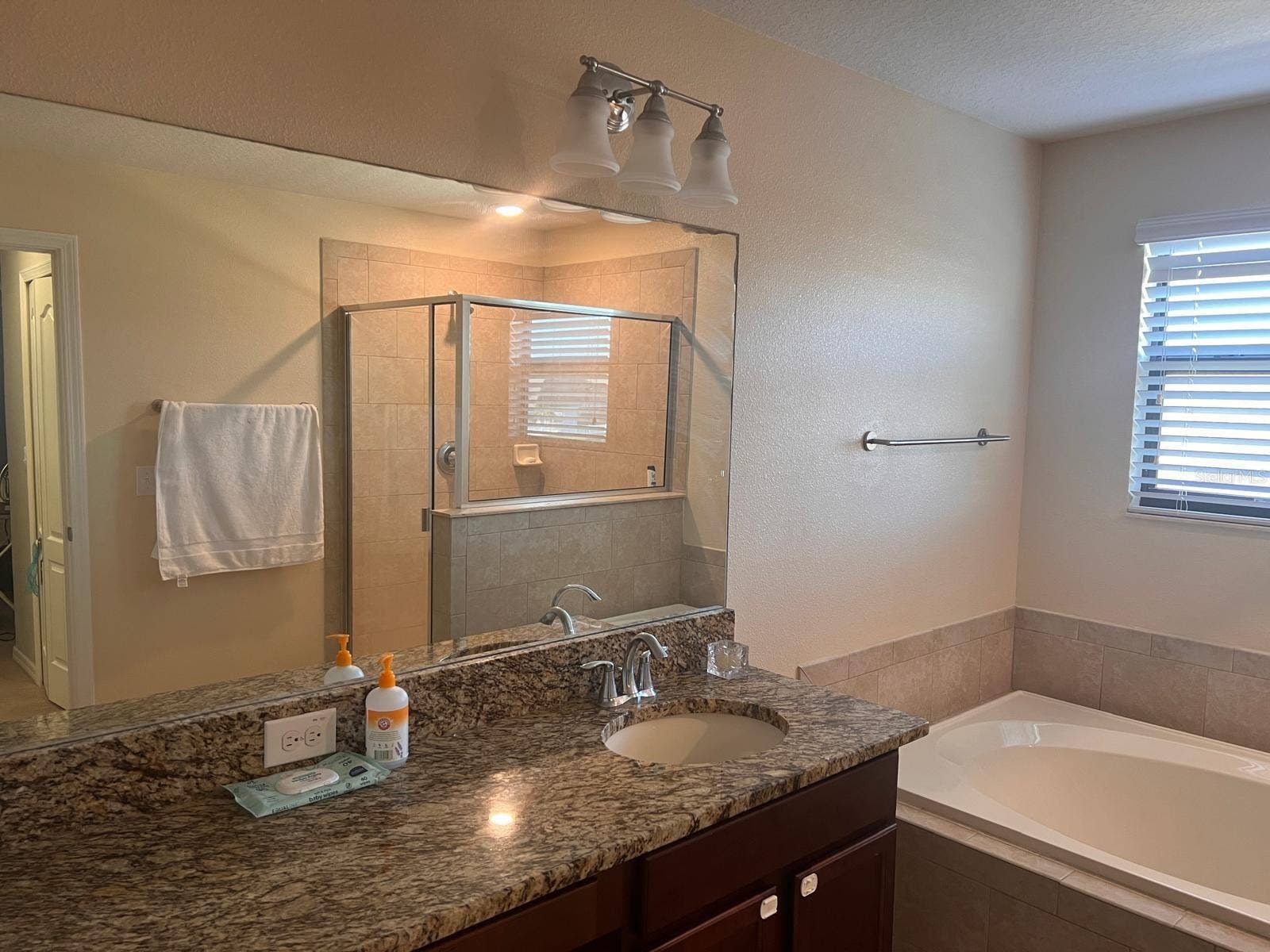 13419 WHITE SAPPHIRE ROAD, Riverview, FL 33579 13419 WHITE SAPPHIRE ROAD, Riverview, FL 33579