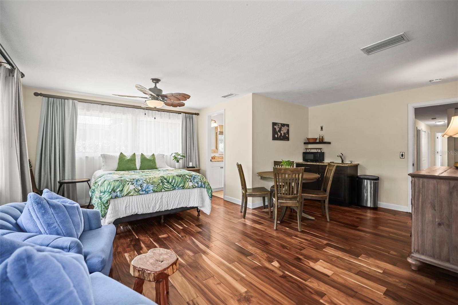 1600 PARK STREET N, St Petersburg, FL 33710 1600 PARK STREET N, St Petersburg, FL 33710