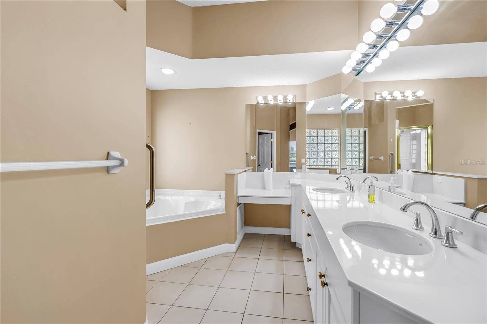 9724 SAGO POINT DRIVE, Seminole, FL 33777 9724 SAGO POINT DRIVE, Seminole, FL 33777