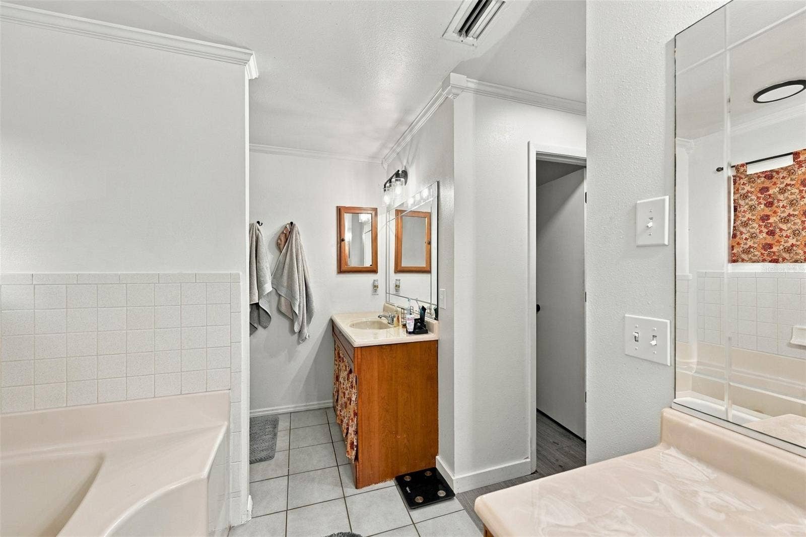 9124 CAREY ROAD, Lithia, FL 33547 9124 CAREY ROAD, Lithia, FL 33547