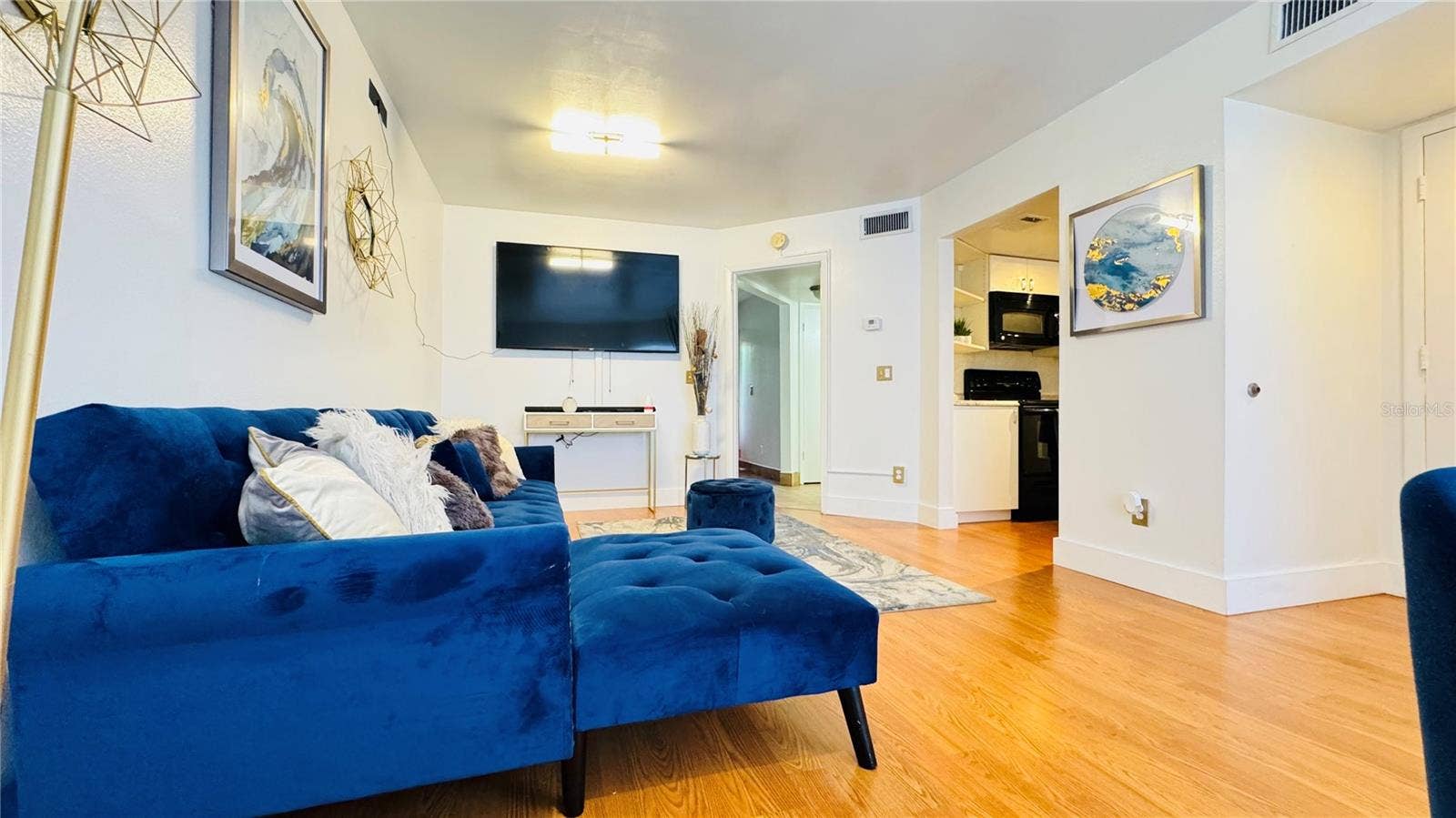 4368 AQUA VISTA DRIVE, #8D, Orlando, FL 32839 4368 AQUA VISTA DRIVE, #8D, Orlando, FL 32839