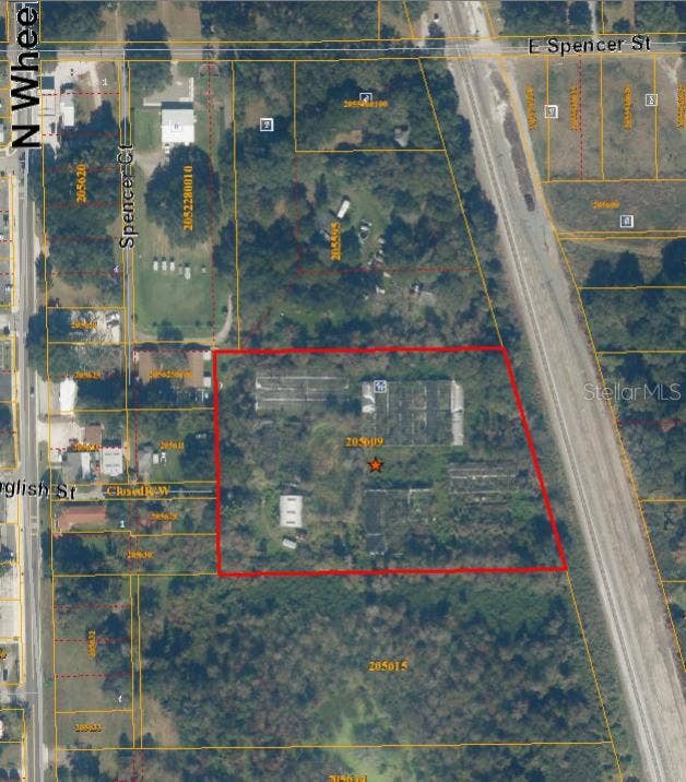 200 W ENGLISH STREET, Plant City, FL 33563