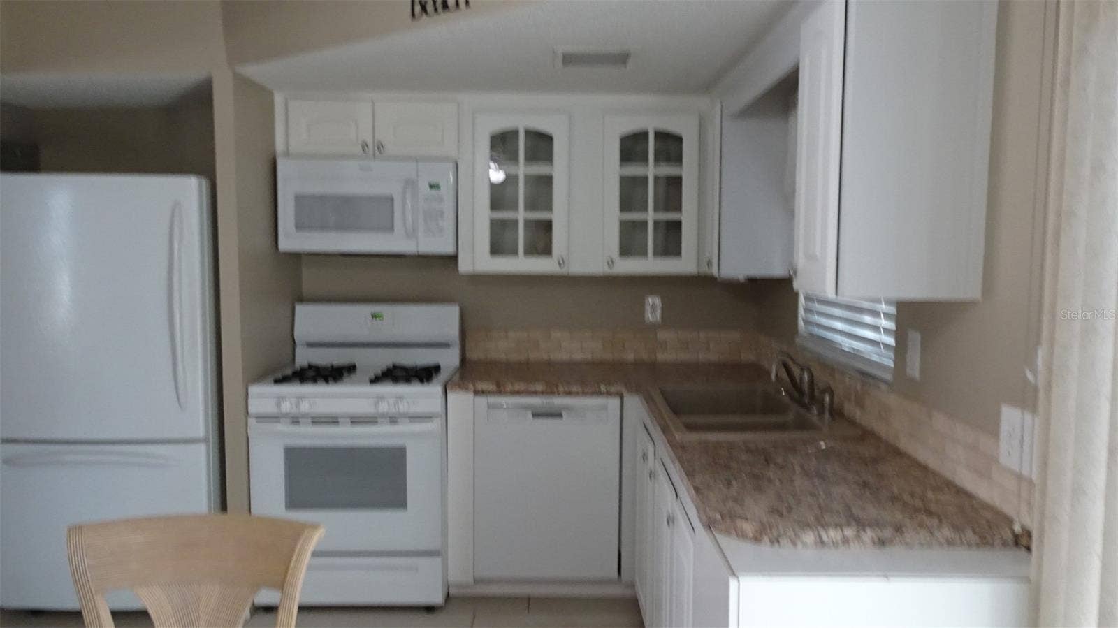 All matching newer appliances.
