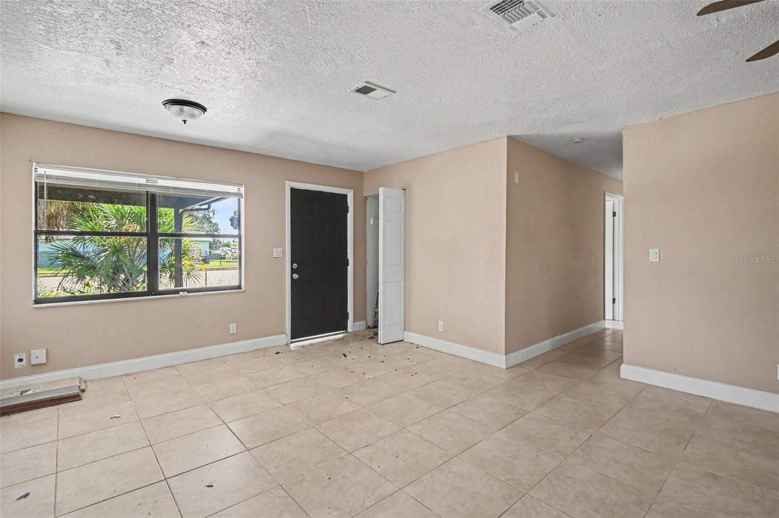 425 WALNUT STREET, Daytona Beach, FL 32114 425 WALNUT STREET, Daytona Beach, FL 32114