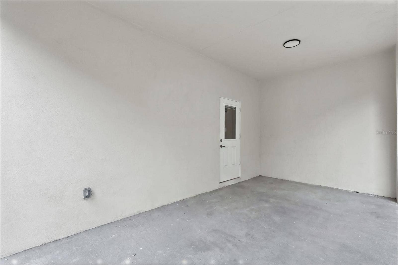 covered rear patio