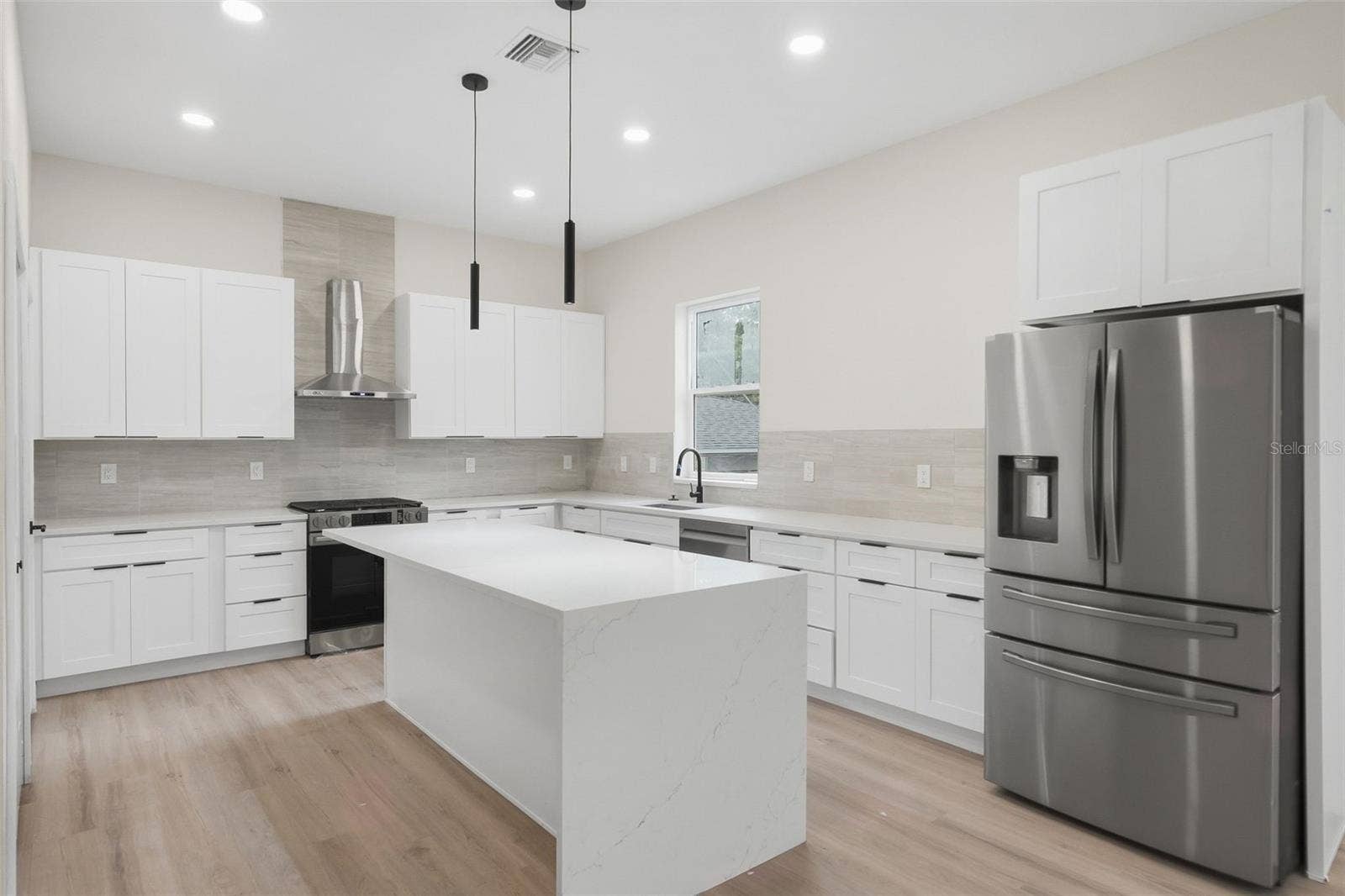 2144 5TH AVENUE N, St Petersburg, FL 33713