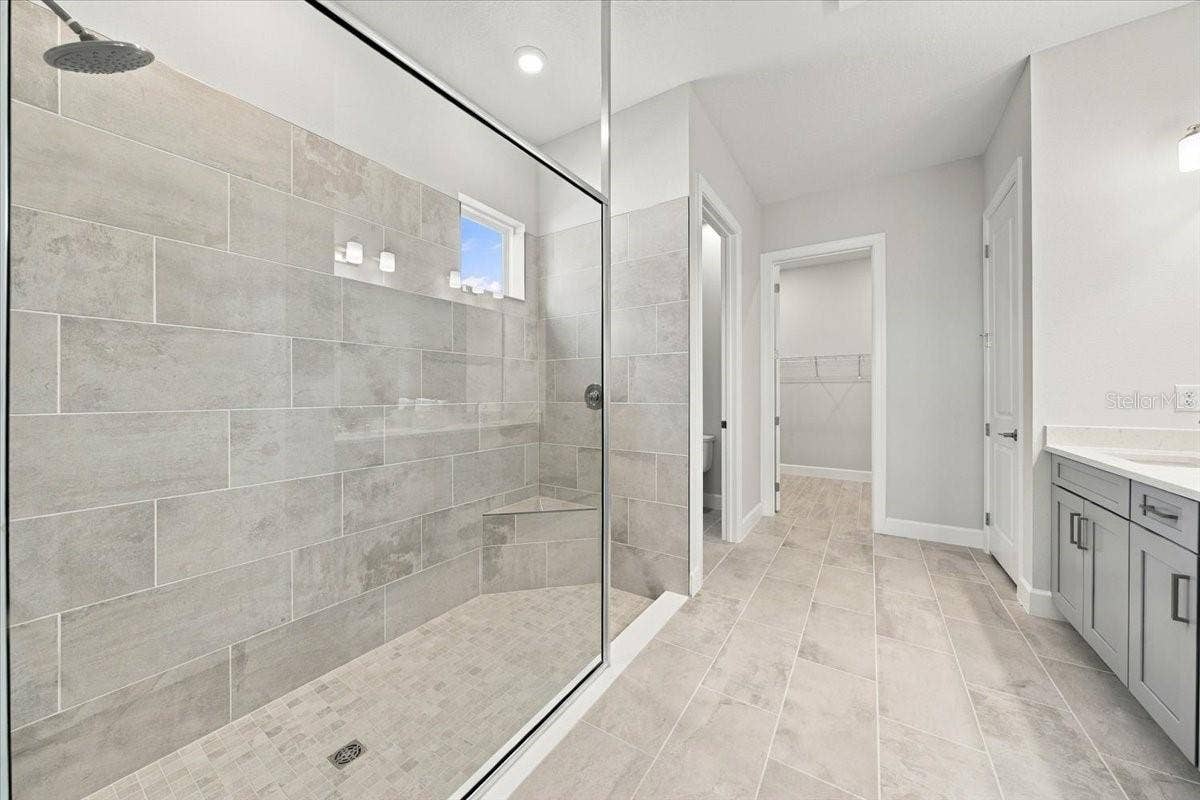 13705 IONA AVENUE, Palmetto, FL 34221 Primary Ensuit
