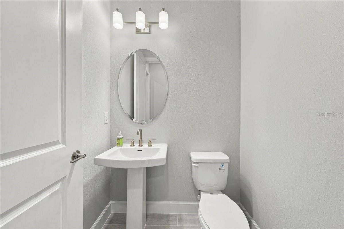 13705 IONA AVENUE, Palmetto, FL 34221 Powder Room