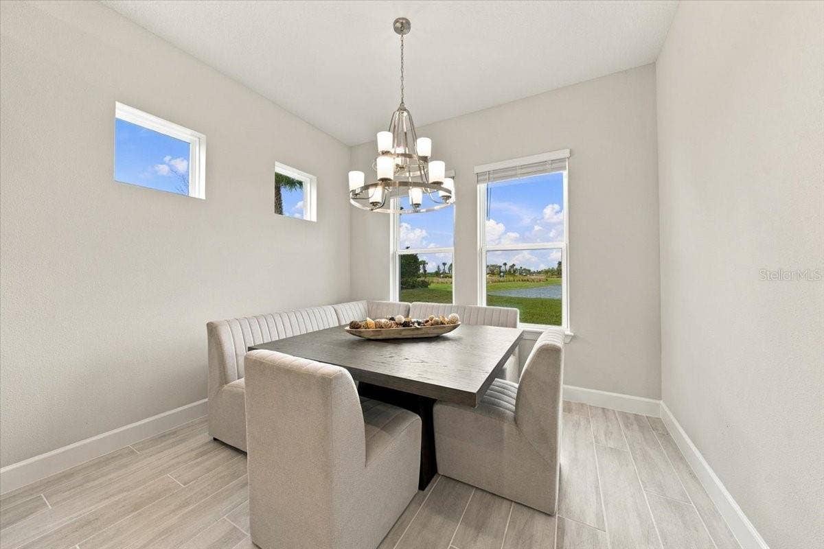 13705 IONA AVENUE, Palmetto, FL 34221 Super Kewl Dining Nook!