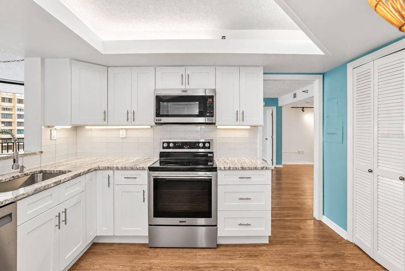 690 ISLAND WAY, #606, Clearwater, FL 33767 Fully remodeled kitchen, Shaker soft close cabinets and premium Maytag stainless appliances