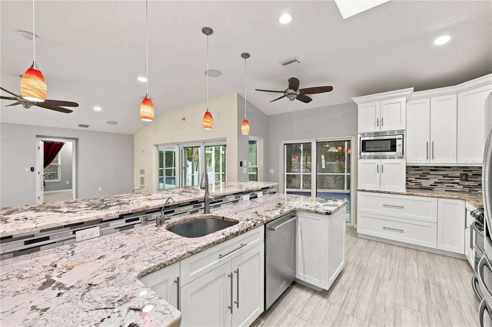 155 LAKE SHORE DRIVE E, Palm Harbor, FL 34684