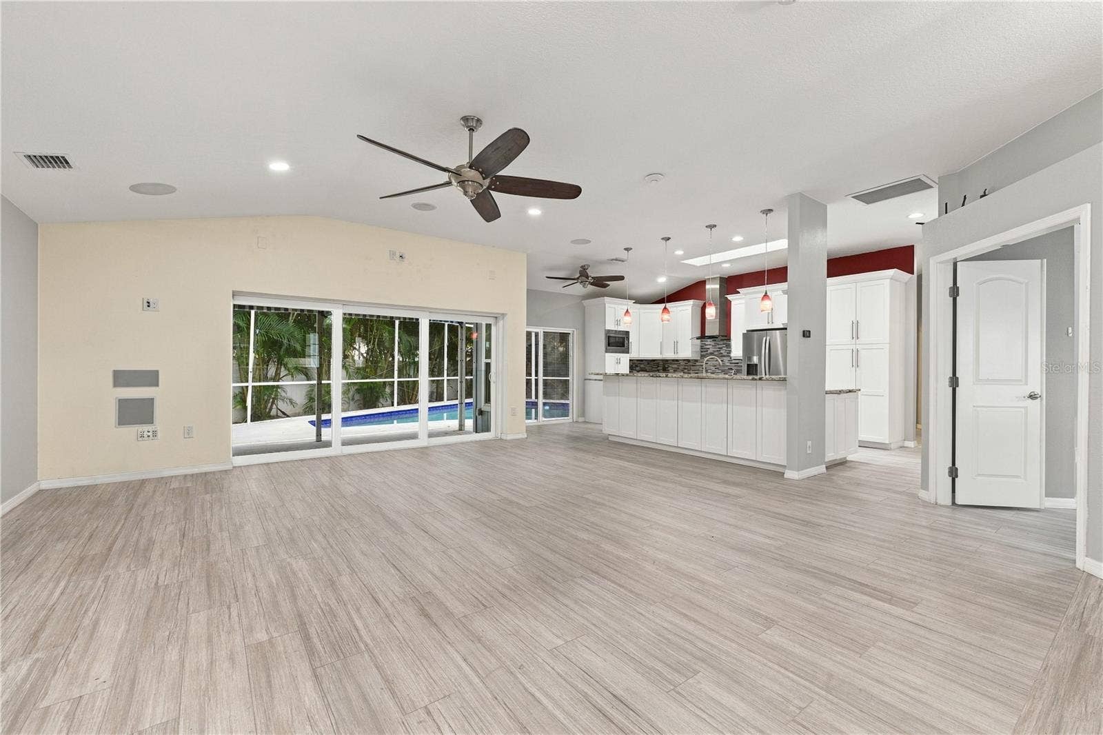 155 LAKE SHORE DRIVE E, Palm Harbor, FL 34684