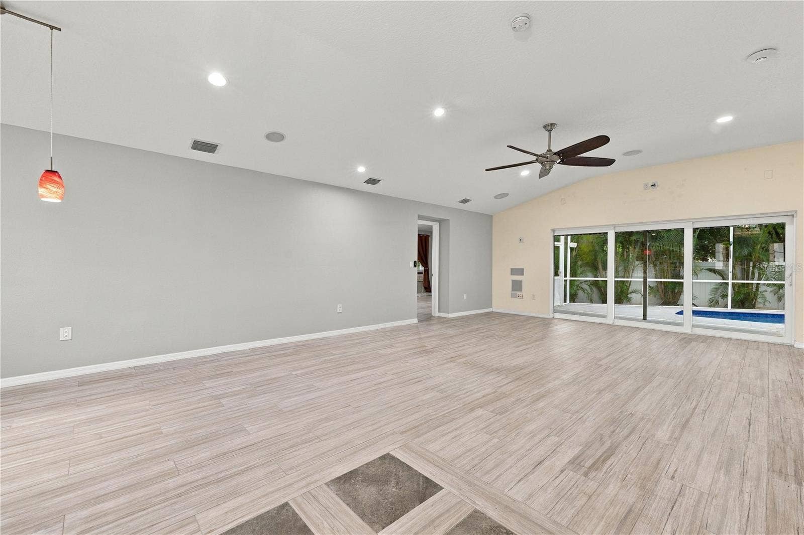 155 LAKE SHORE DRIVE E, Palm Harbor, FL 34684