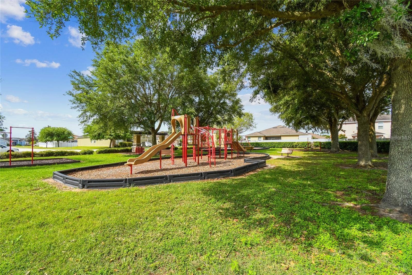 PLAYGROUND & DOG PARK