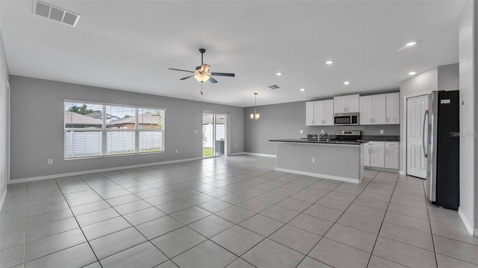 GREAT ROOM - OPEN FLOORPLAN - CERAMIC TILE
