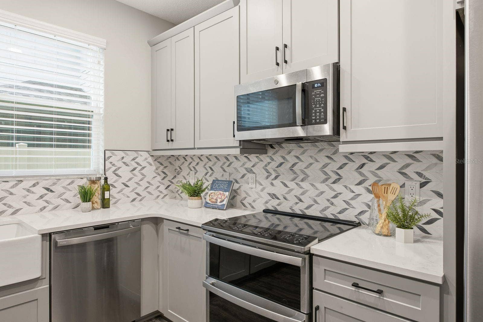 2432 FOGGY CREEK CIRCLE, Clearwater, FL 33764 2432 FOGGY CREEK CIRCLE, Clearwater, FL 33764