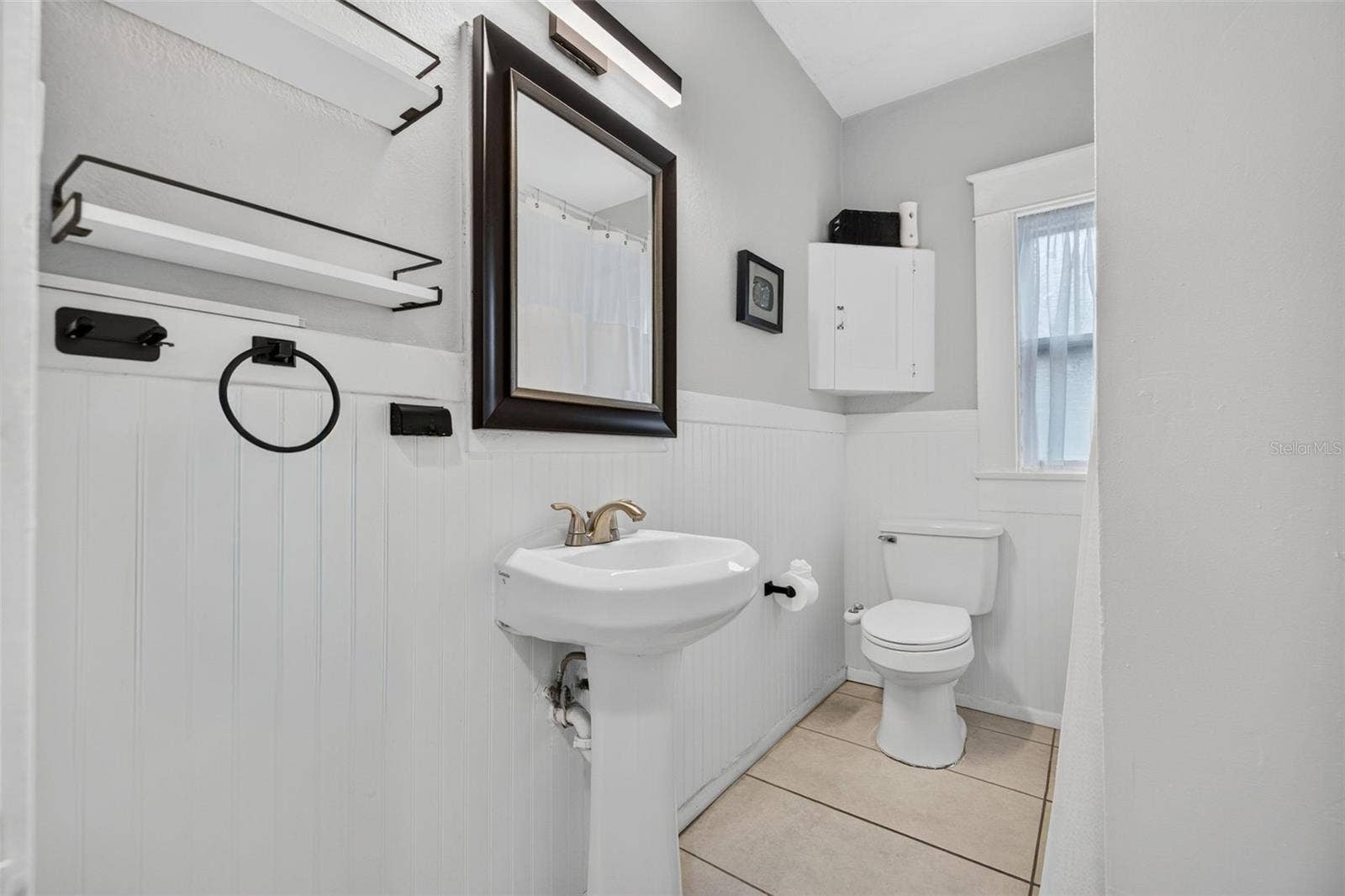 4110 N 9TH STREET, Tampa, FL 33603 Full bath