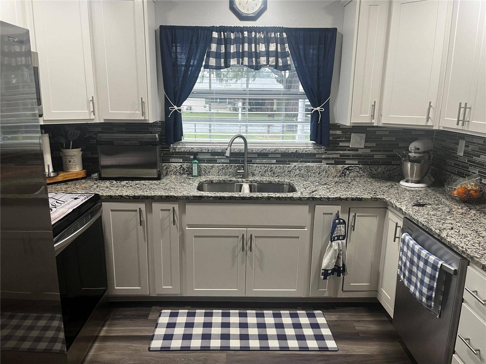 4852 18TH STREET, Zephyrhills, FL 33542 4852 18TH STREET, Zephyrhills, FL 33542