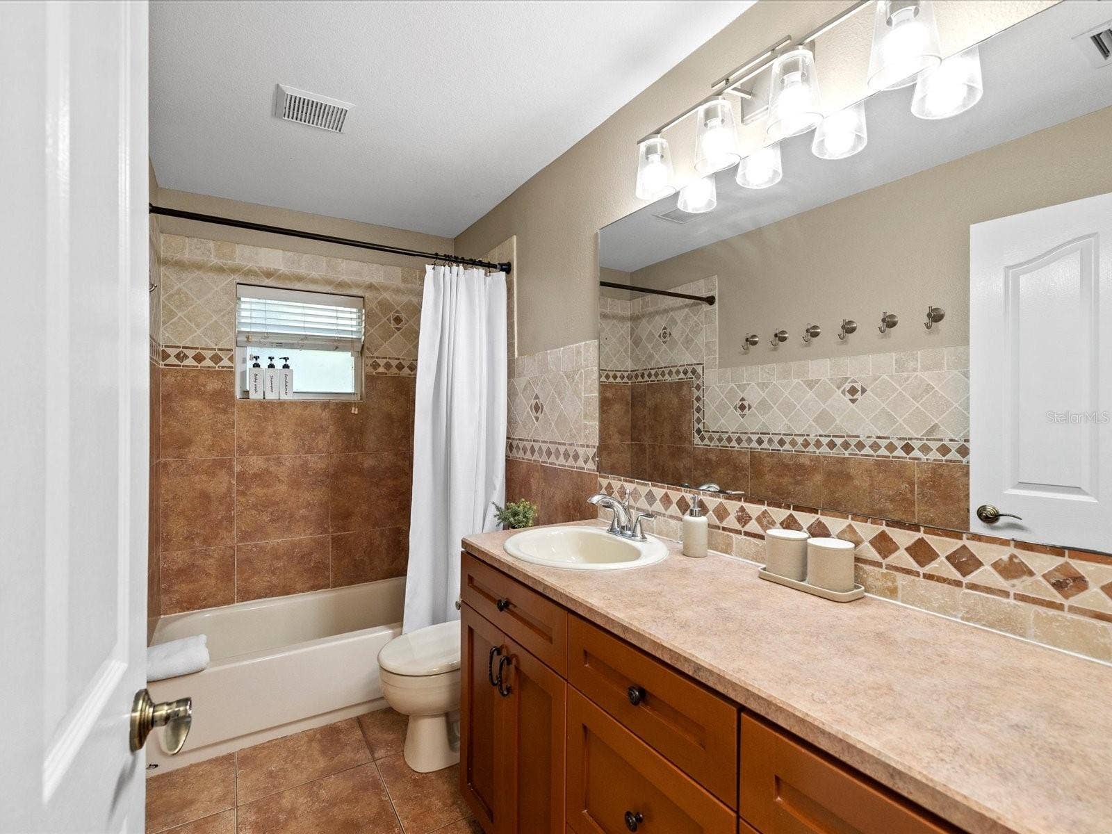 13734 76TH AVENUE, Seminole, FL 33776 13734 76TH AVENUE, Seminole, FL 33776